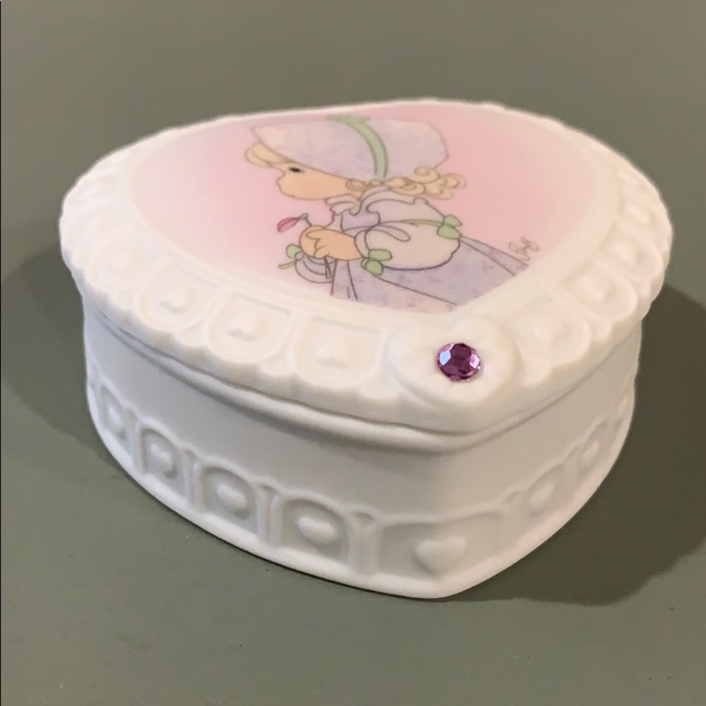 Precious Moments Figure - Picture 8 of 8